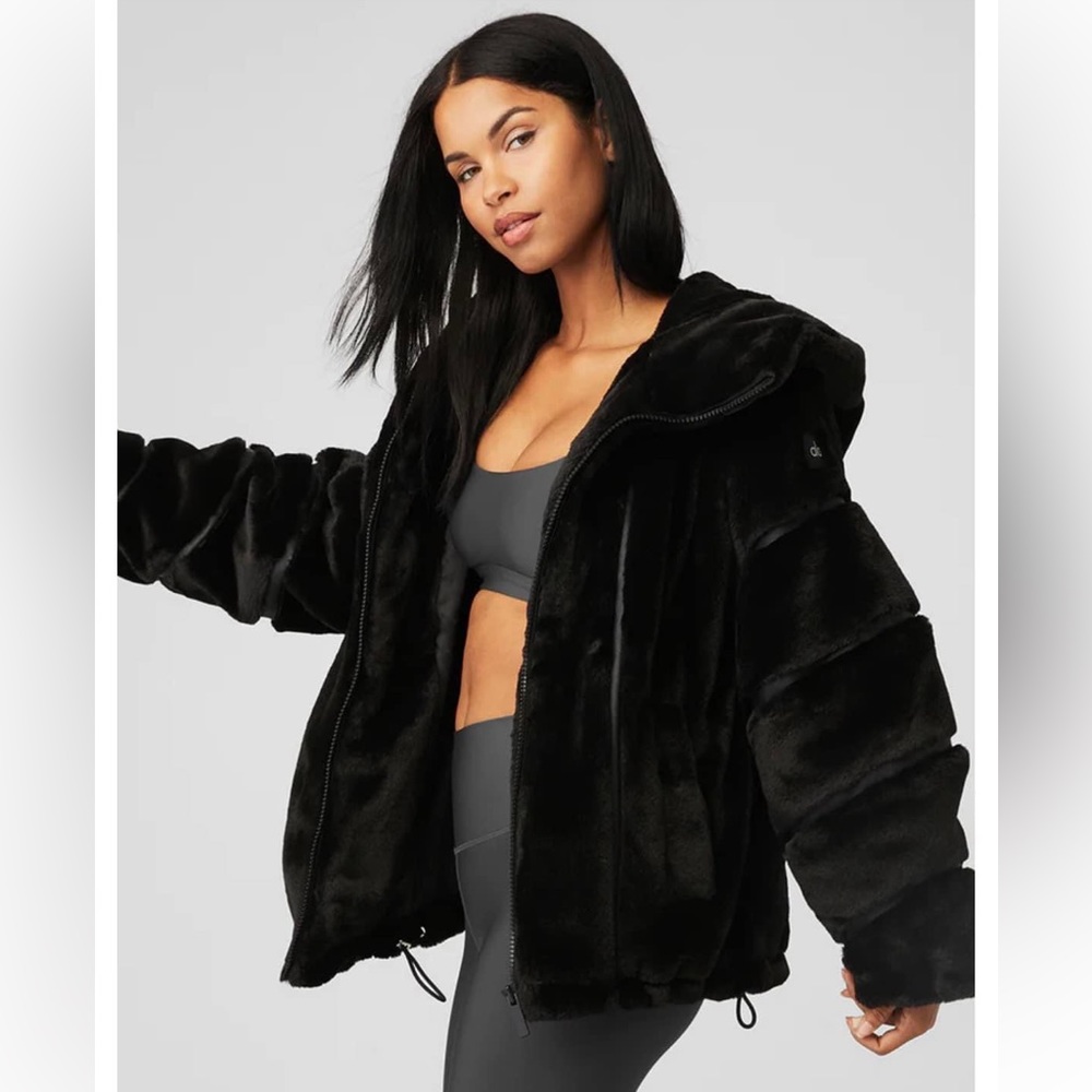 NWT Alo Yoga Knock Out Faux Fur Bomber Jacket sz S SOLD OUT!